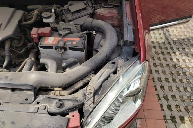 Used Nissan Qashqai 2012 1.6XE Wind 5MT 2WD Engine Bay Left