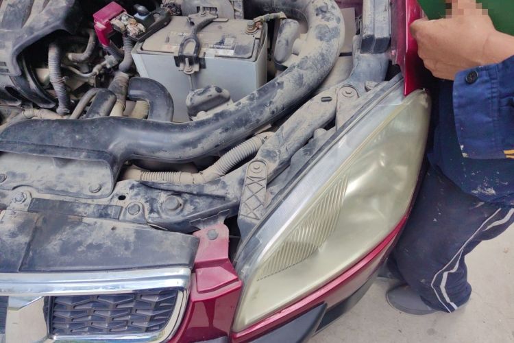 Used Nissan Qashqai 2012 1.6XE Wind 5MT 2WD Engine Bay Left