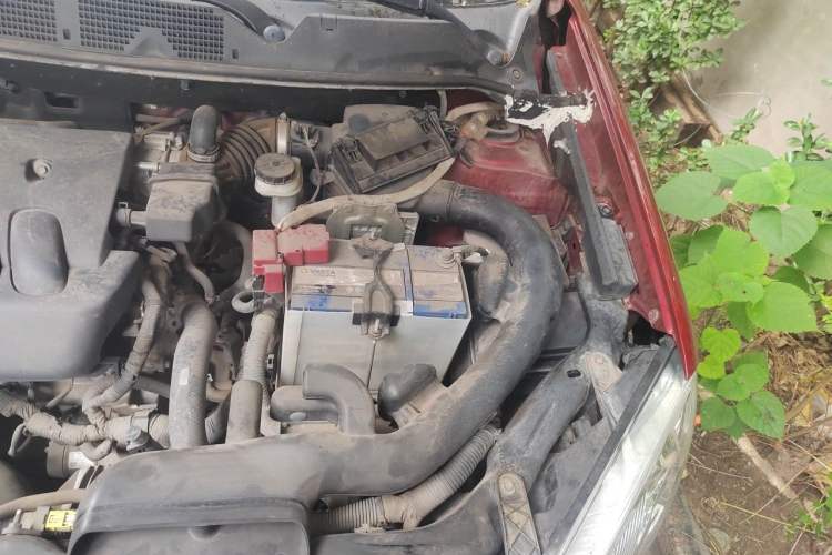 Used Nissan Qashqai 2012 2.0 XL Fire CVT 2WD Engine Bay Left