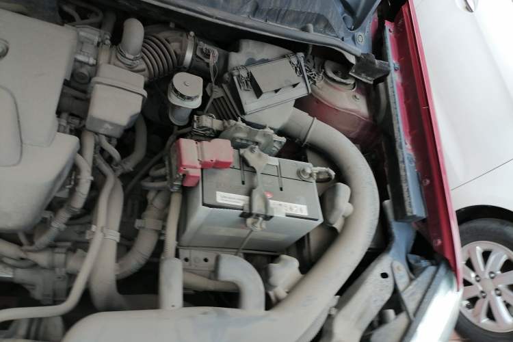 Used Nissan Qashqai 2012 2.0 XL Fire 6MT 2WD Engine Bay Left
