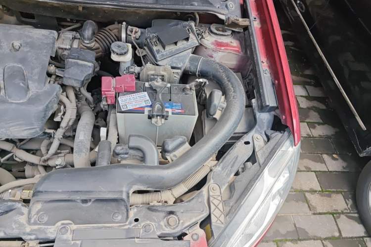 Used Nissan Qashqai 2012 2.0 XL Fire CVT 2WD Engine Bay Left