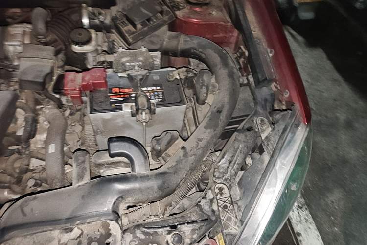 Used Nissan Qashqai 2012 2.0 XV LE CVT 2WD Engine Bay Left