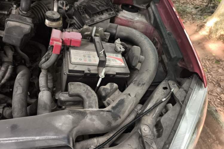 Used Nissan Qashqai 2012 2.0 XL Fire CVT 2WD Engine Bay Left