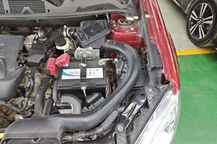 Used Nissan Qashqai 2012 2.0 XL Fire CVT 2WD Engine Bay Left