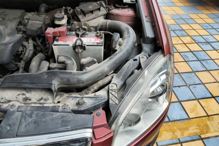 Used Nissan Qashqai 2012 2.0 XL Fire CVT 2WD Engine Bay Left