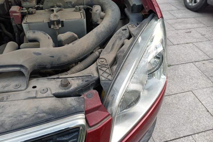 Used Nissan Qashqai 2012 2.0 XL Fire CVT 2WD Engine Bay Left