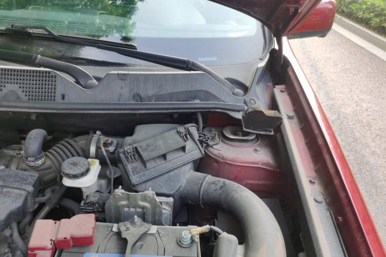 Used Nissan Qashqai 2012 2.0 XV LE CVT 2WD Engine Bay Left