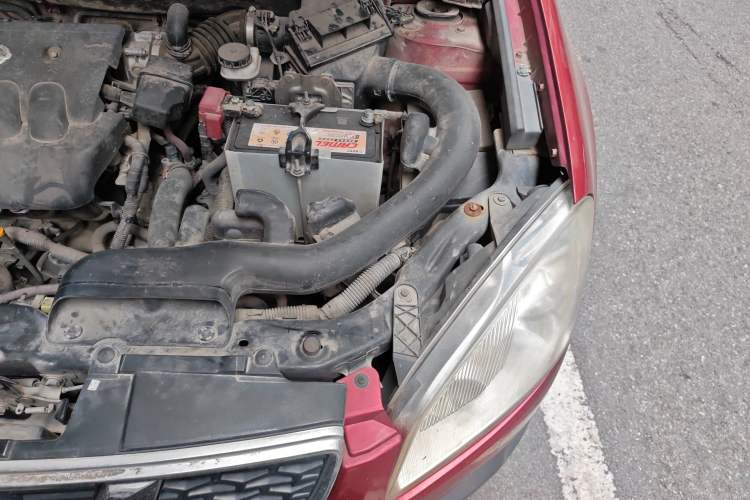 Used Nissan Qashqai 2012 2.0 XL Fire CVT 2WD Engine Bay Left