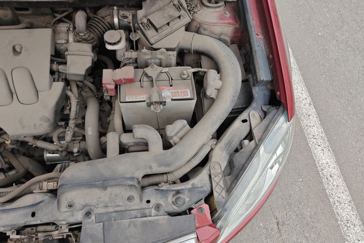 Used Nissan Qashqai 2012 2.0 XL Fire CVT 2WD Engine Bay Left