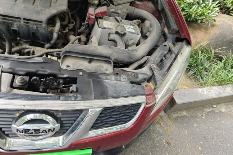 Used Nissan Qashqai 2012 1.6XE Wind 5MT 2WD Engine Bay Left