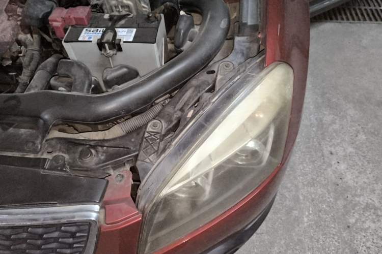 Used Nissan Qashqai 2012 2.0 XV LE CVT 2WD Engine Bay Left
