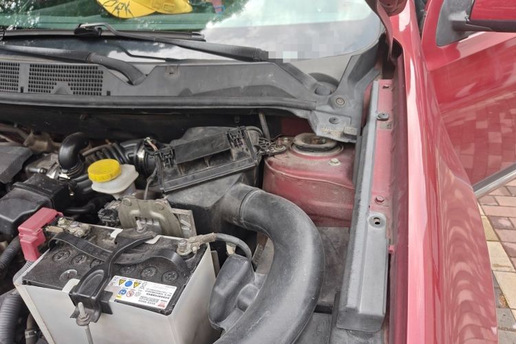 Used Nissan Qashqai 2012 2.0 XV LE CVT 2WD Engine Bay Left
