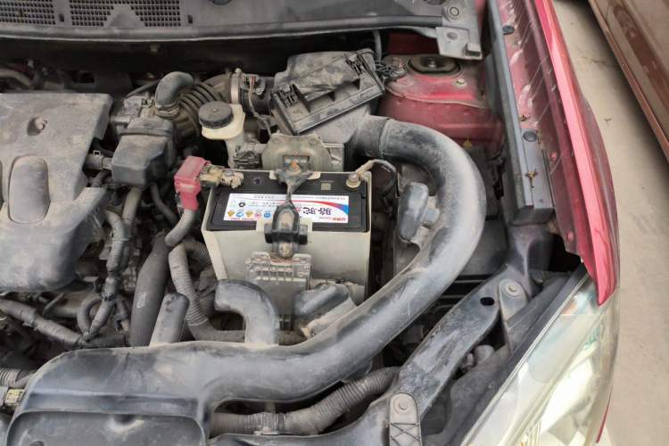 Used Nissan Qashqai 2012 2.0 XL Fire CVT 2WD Engine Bay Left