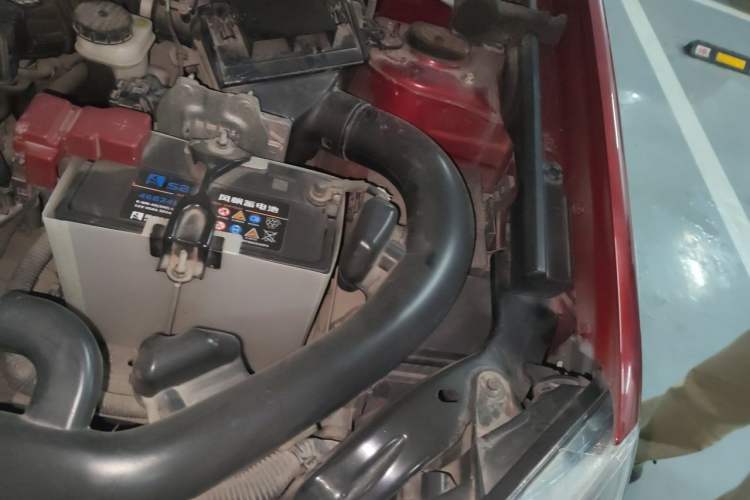 Used Nissan Qashqai 2012 2.0 XL Fire 6MT 2WD Engine Bay Left