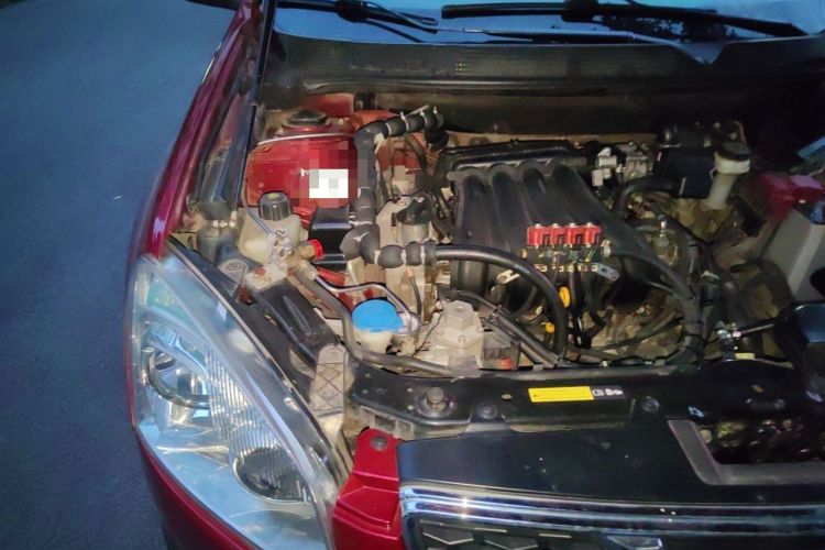 Used Nissan Qashqai 2012 2.0 XL Fire 6MT 2WD Engine Bay Right