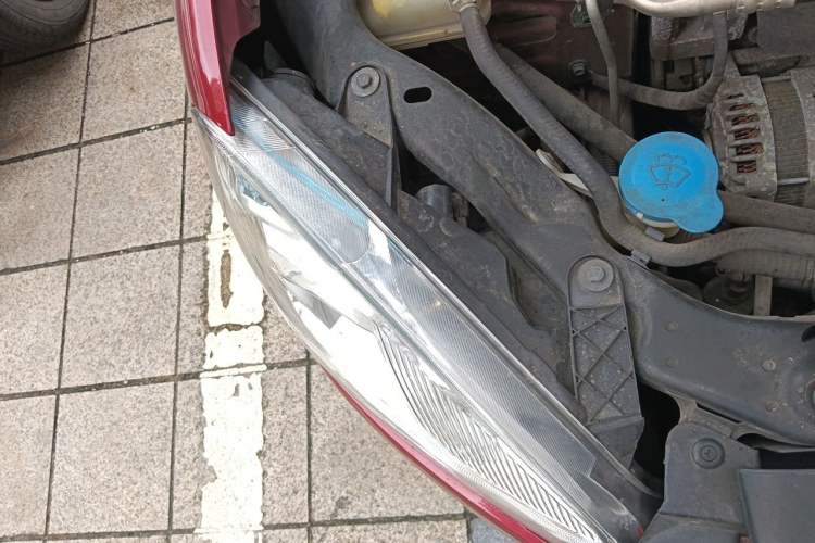 Used Nissan Qashqai 2012 2.0 XL Fire CVT 2WD Engine Bay Right