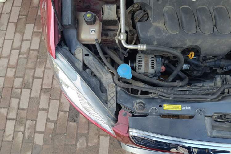 Used Nissan Qashqai 2012 2.0 XL Fire CVT 2WD Engine Bay Right