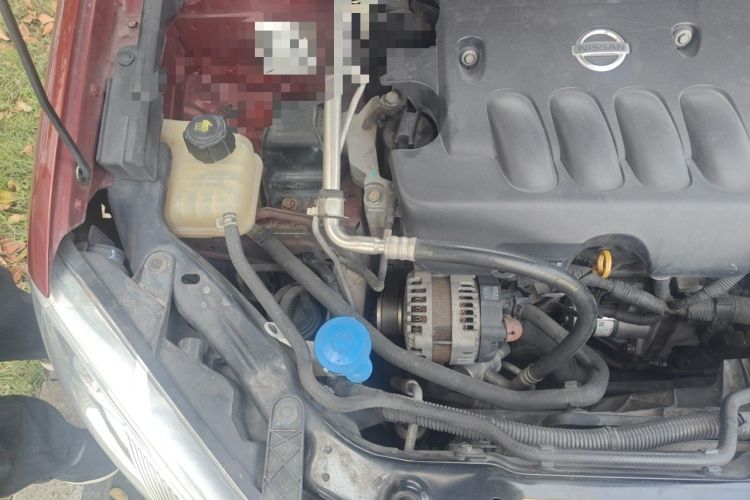Used Nissan Qashqai 2012 2.0 XV LE CVT 2WD Engine Bay Right