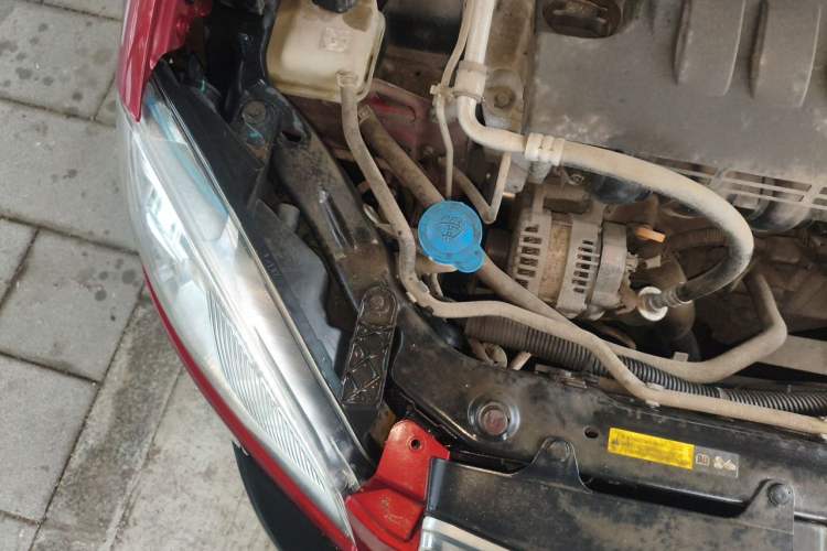 Used Nissan Qashqai 2012 1.6XE Wind 5MT 2WD Engine Bay Right
