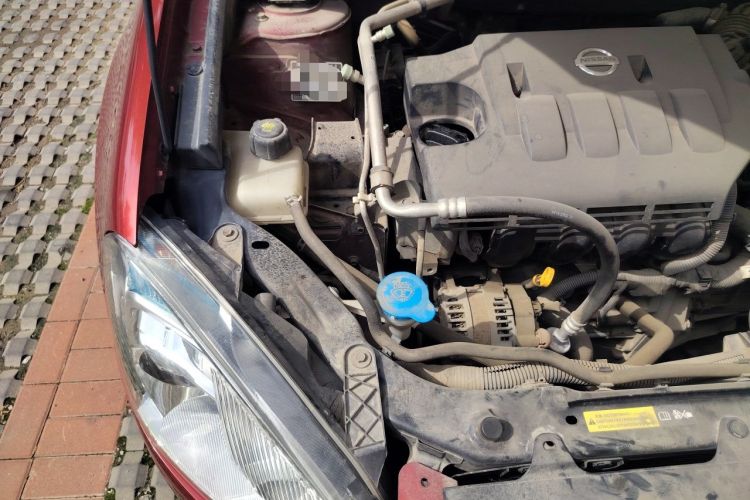 Used Nissan Qashqai 2012 1.6XE Wind 5MT 2WD Engine Bay Right