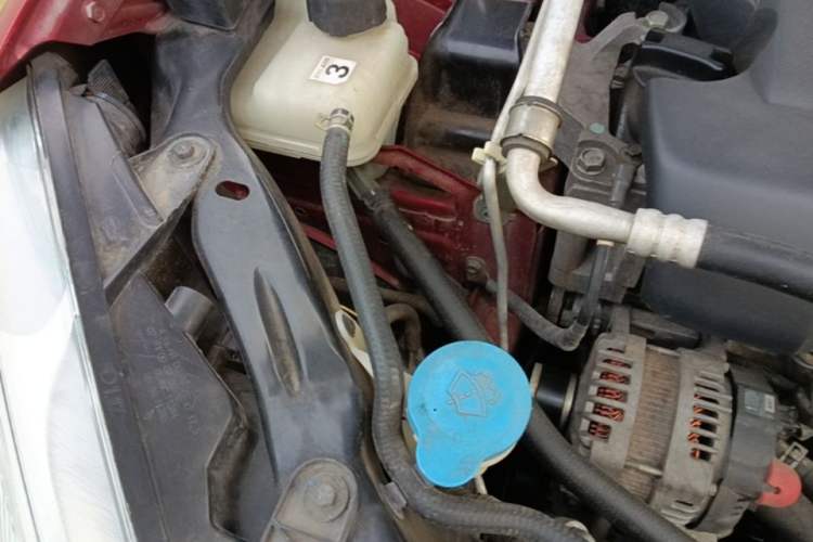 Used Nissan Qashqai 2012 2.0 XL Fire CVT 2WD Engine Bay Right
