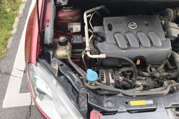 Used Nissan Qashqai 2012 2.0 XL Fire CVT 2WD Engine Bay Right