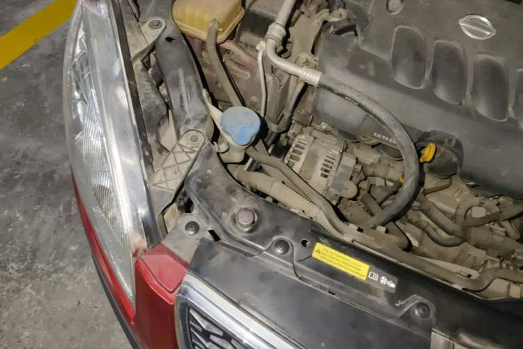 Used Nissan Qashqai 2012 2.0 XV LE CVT 2WD Engine Bay Right