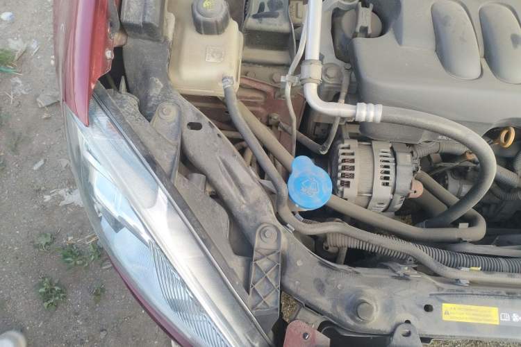 Used Nissan Qashqai 2012 2.0 XL Fire CVT 2WD Engine Bay Right