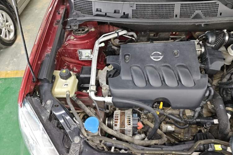 Used Nissan Qashqai 2012 2.0 XL Fire CVT 2WD Engine Bay Right
