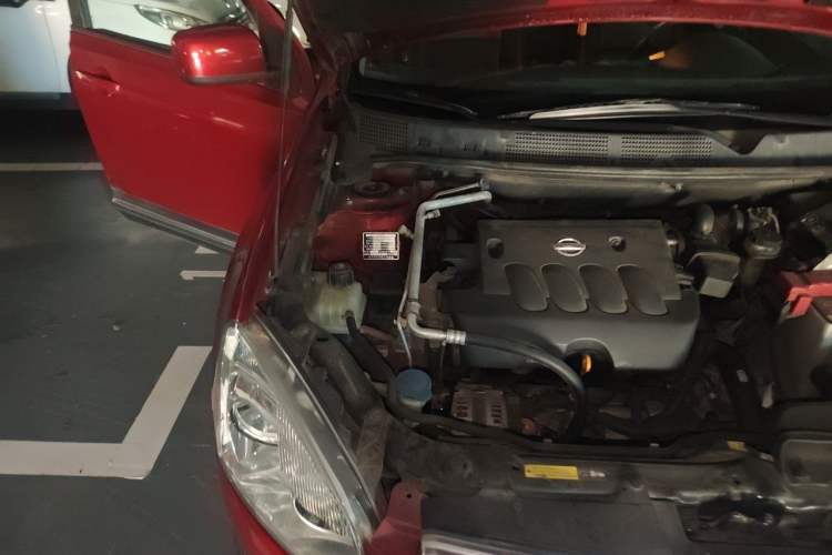 Used Nissan Qashqai 2012 2.0 XL Fire CVT 2WD Engine Bay Right
