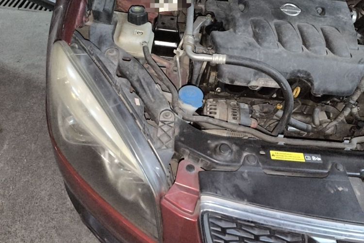 Used Nissan Qashqai 2012 2.0 XV LE CVT 2WD Engine Bay Right