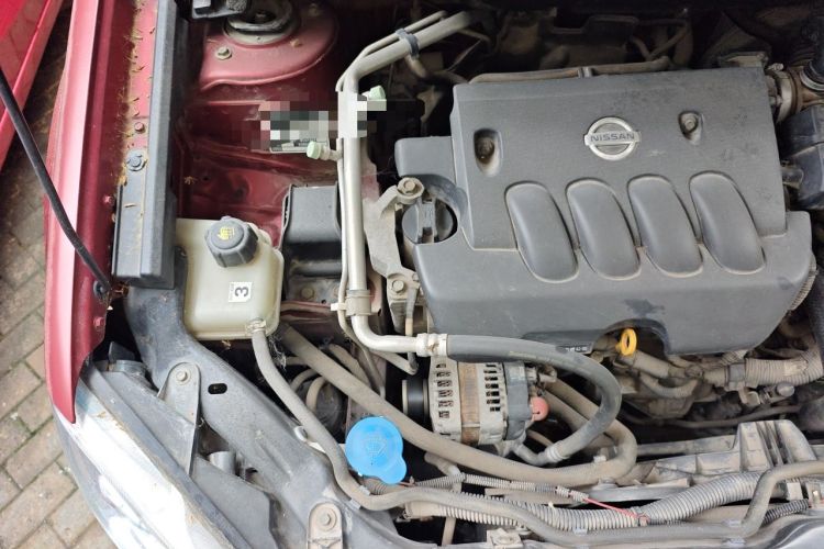 Used Nissan Qashqai 2012 2.0 XV LE CVT 2WD Engine Bay Right
