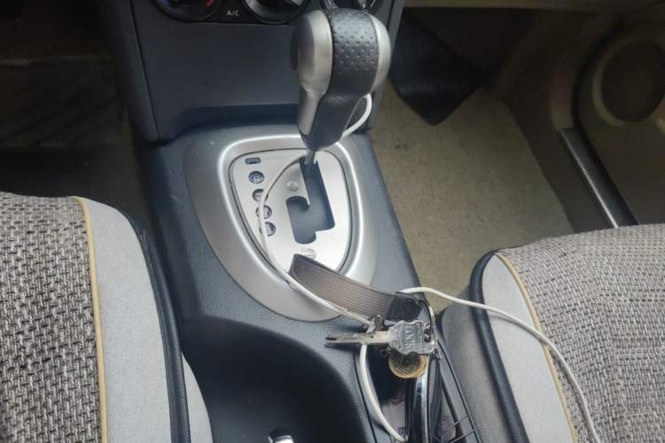 Used Nissan Qashqai 2012 2.0 XL Fire CVT 2WD Gear Lever