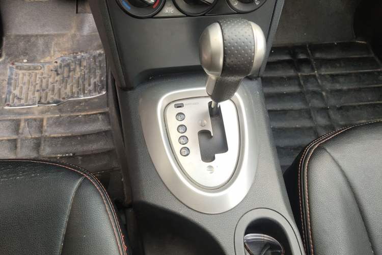 Used Nissan Qashqai 2012 2.0 XL Fire CVT 2WD Gear Lever