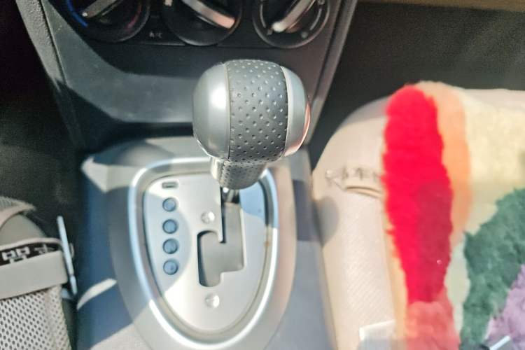 Used Nissan Qashqai 2012 2.0 XL Fire CVT 2WD Gear Lever