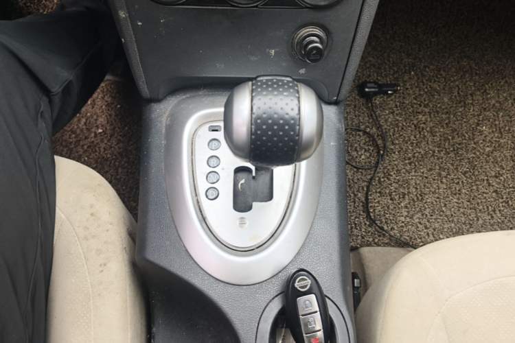 Used Nissan Qashqai 2012 2.0 XL Fire CVT 2WD Gear Lever