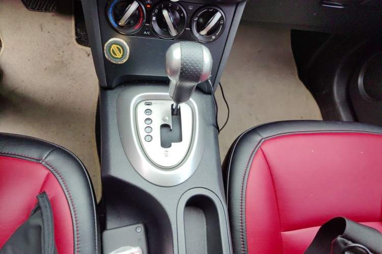 Used Nissan Qashqai 2012 2.0 XL Fire CVT 2WD Gear Lever