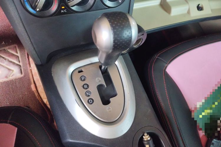 Used Nissan Qashqai 2012 2.0 XL Fire CVT 2WD Gear Lever