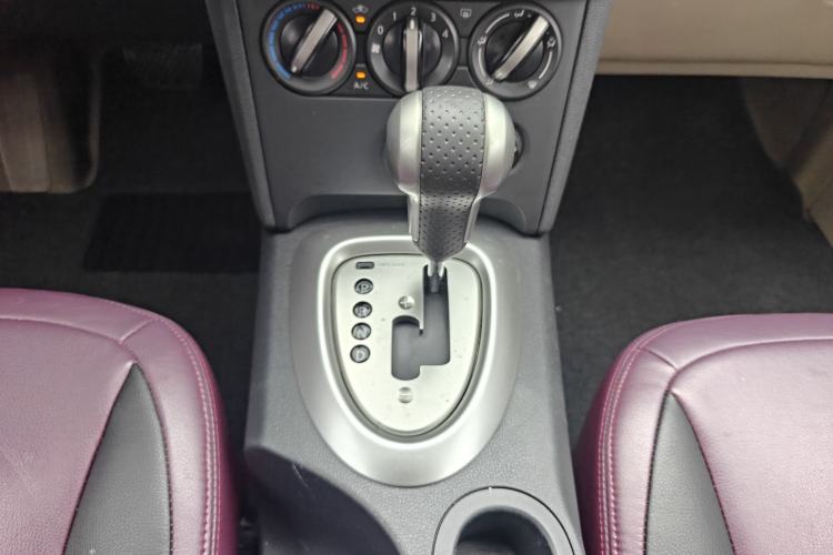 Used Nissan Qashqai 2012 2.0 XL Fire CVT 2WD Gear Lever