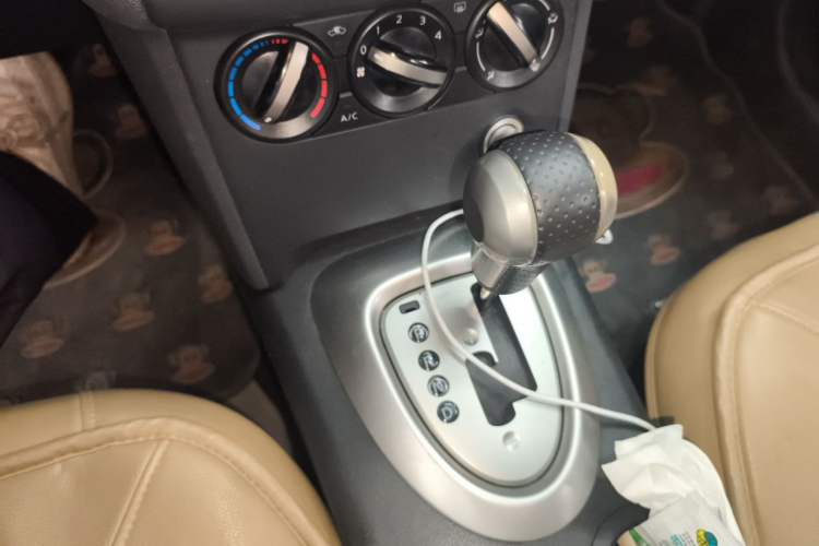 Used Nissan Qashqai 2012 2.0 XL Fire CVT 2WD Gear Lever