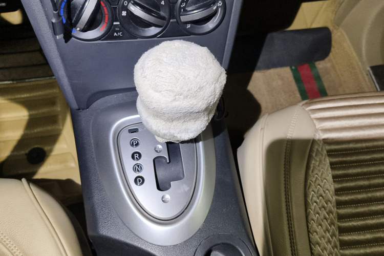 Used Nissan Qashqai 2012 2.0 XL Fire CVT 2WD Gear Lever