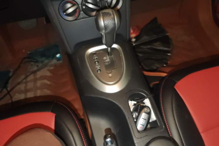 Used Nissan Qashqai 2012 2.0 XL Fire CVT 2WD Gear Lever