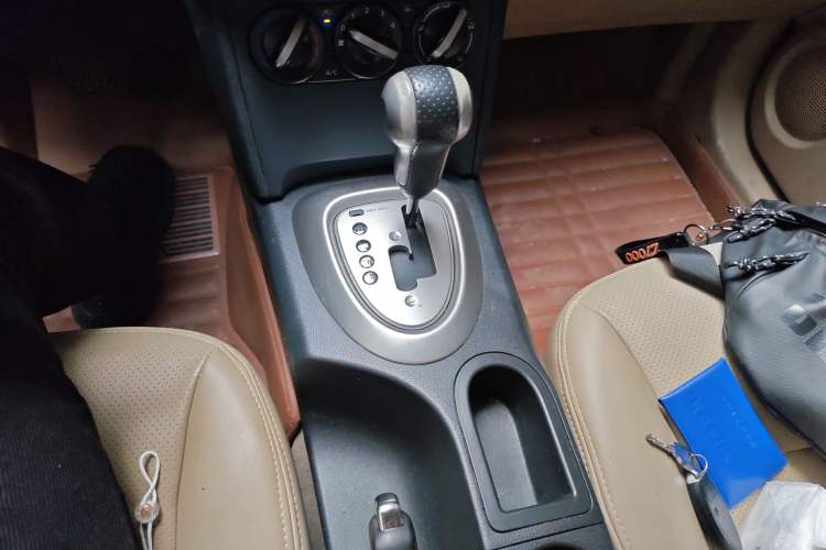 Used Nissan Qashqai 2012 2.0 XL Fire CVT 2WD Gear Lever