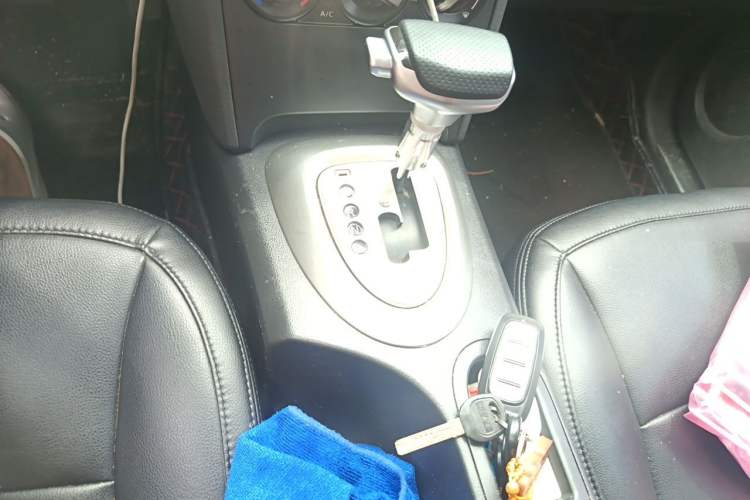 Used Nissan Qashqai 2012 2.0 XL Fire CVT 2WD Gear Lever