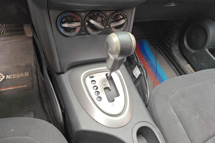 Used Nissan Qashqai 2012 2.0 XL Fire CVT 2WD Gear Lever