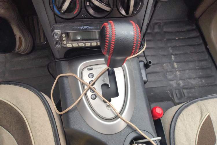 Used Nissan Qashqai 2012 2.0 XL Fire CVT 2WD Gear Lever