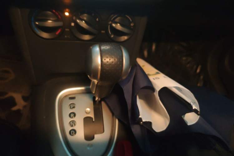 Used Nissan Qashqai 2012 2.0 XL Fire CVT 2WD Gear Lever