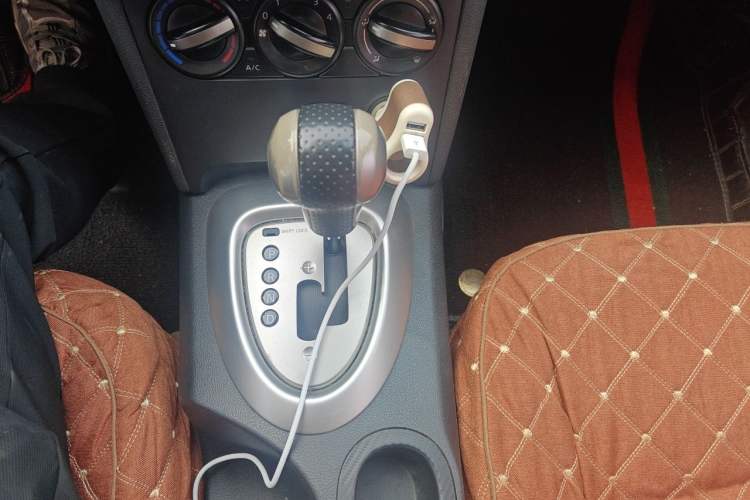 Used Nissan Qashqai 2012 2.0 XL Fire CVT 2WD Gear Lever