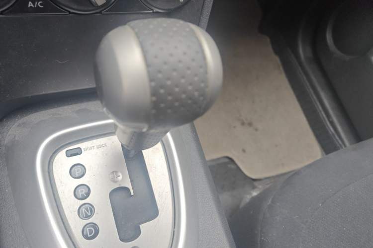 Used Nissan Qashqai 2012 2.0 XL Fire CVT 2WD Gear Lever