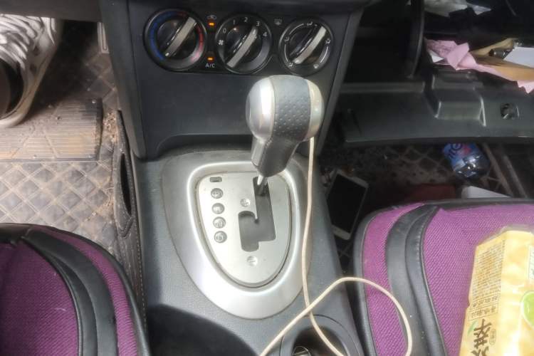 Used Nissan Qashqai 2012 2.0 XL Fire CVT 2WD Gear Lever